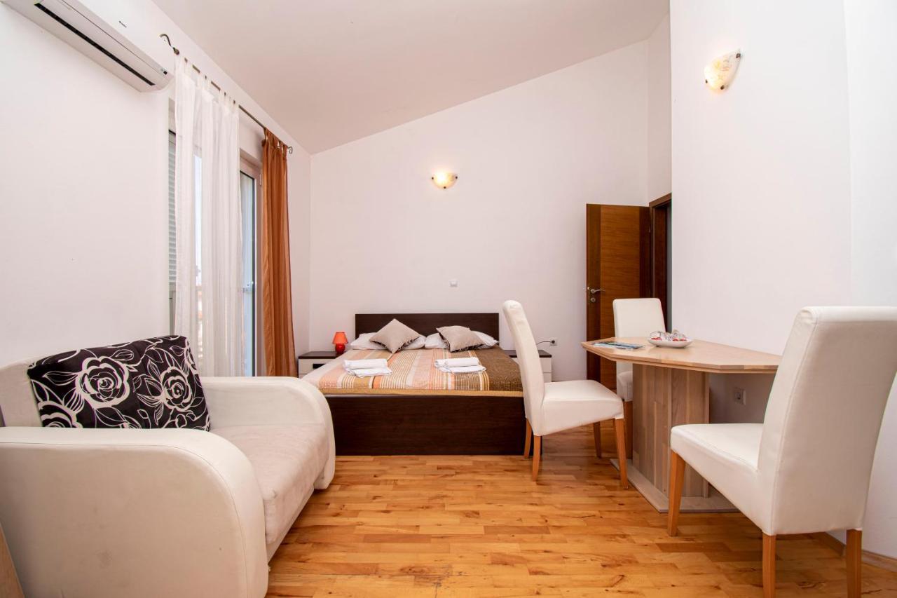 Lotusapart Premantura Extérieur photo